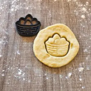 Osterkorb mit Eiern Ausstecher