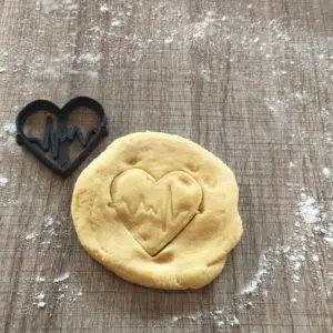 Herz mit Herzschlag Ausstecher