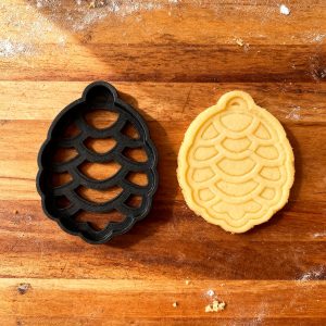 Kiefernzapfen groß-Ausstecher (Natur) – Design 2